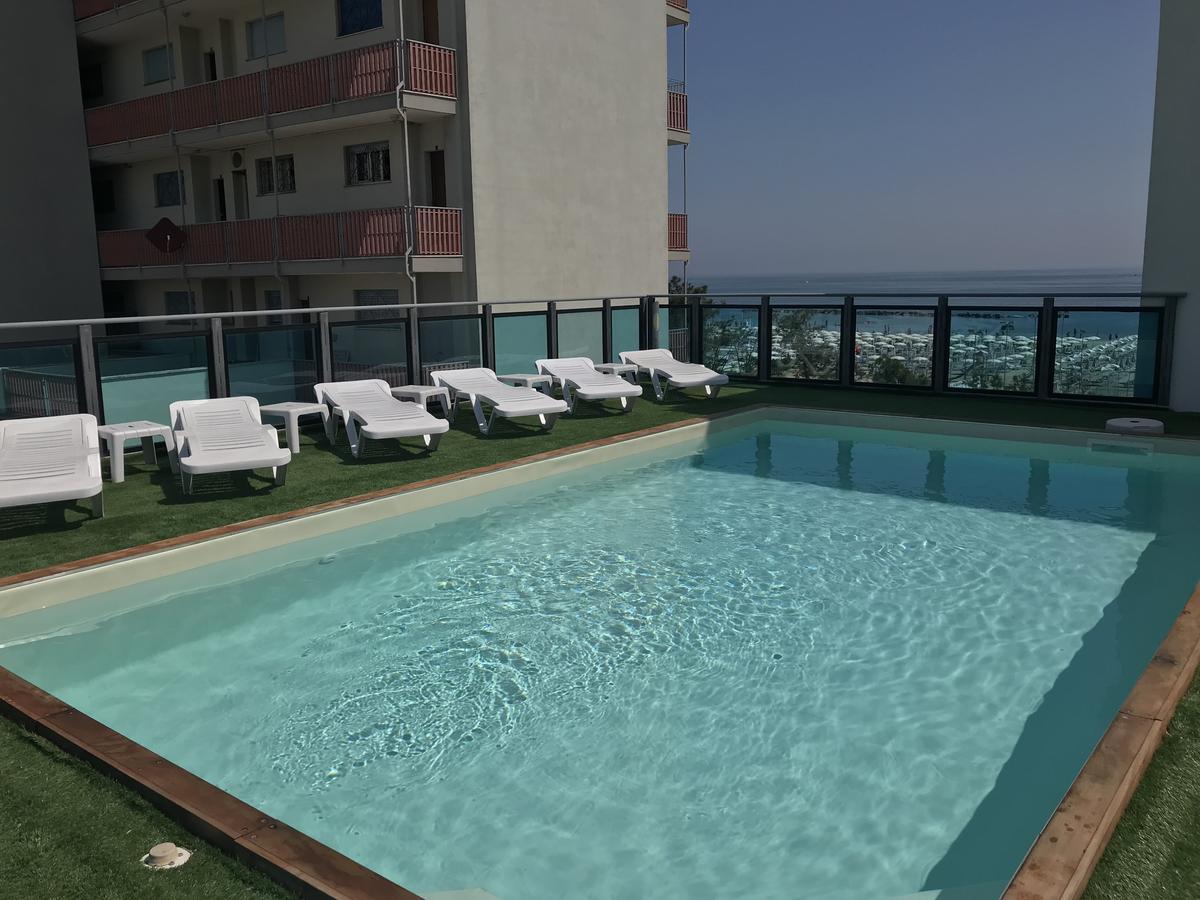 Hotel Mirage Лидо-ди-Классе Экстерьер фото